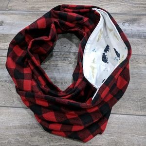 Infinity scarf with hidden pocket